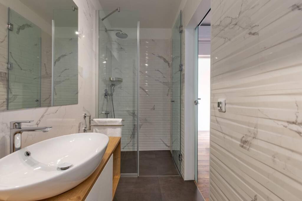 Villa Aurus - Luxury 5 Bedroom 维尔 外观 照片