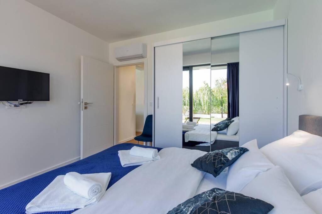 Villa Aurus - Luxury 5 Bedroom 维尔 外观 照片