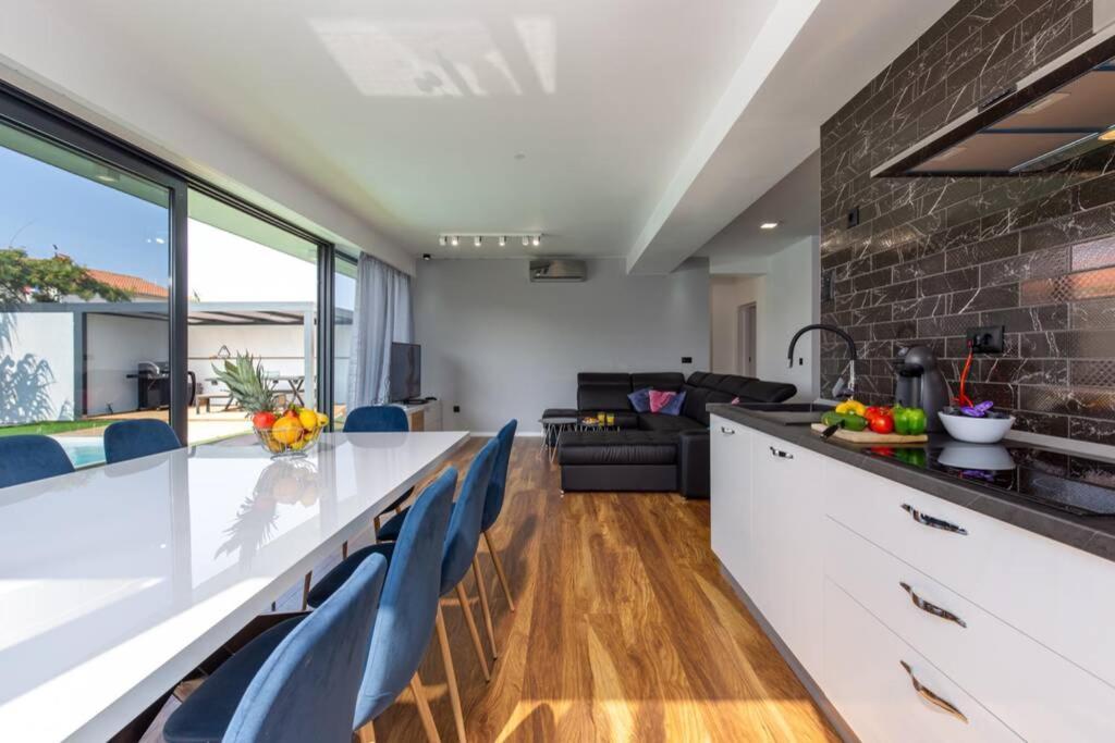 Villa Aurus - Luxury 5 Bedroom 维尔 外观 照片